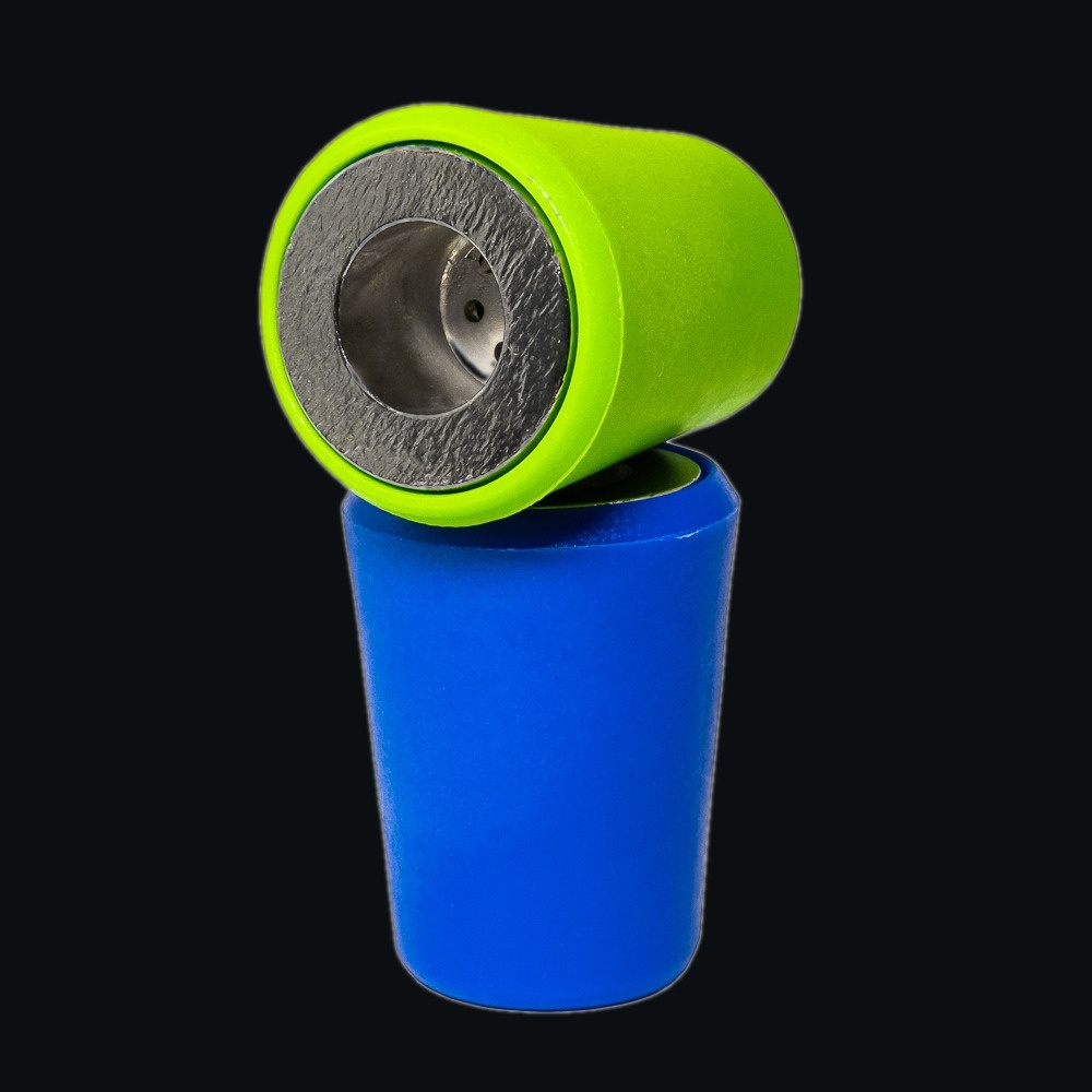 Universal Plug — два колпака